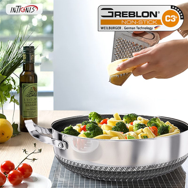 Shallow Casserole with Steamer - 30cm / 5.5L